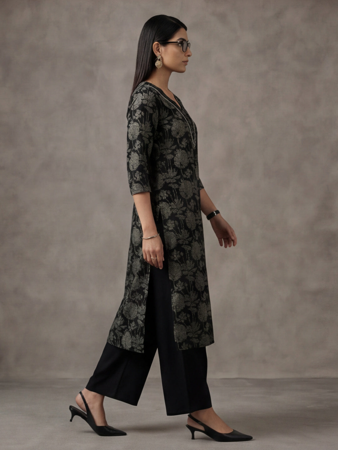 Floral Embroidered Straight Pure Cotton Kurta