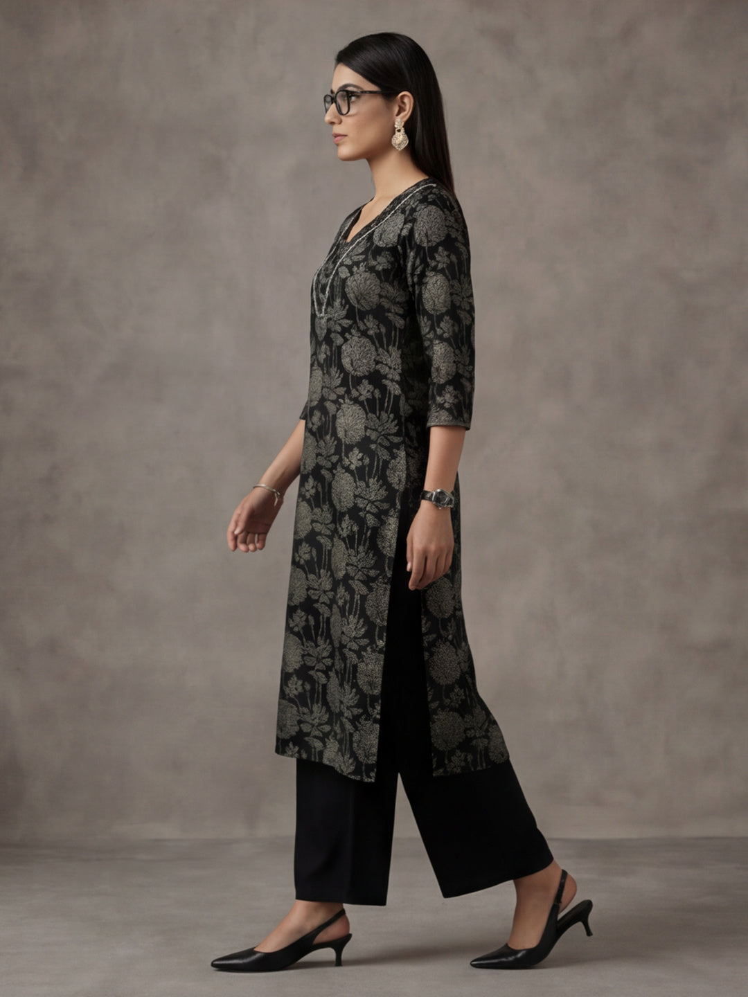 Floral Embroidered Straight Pure Cotton Kurta