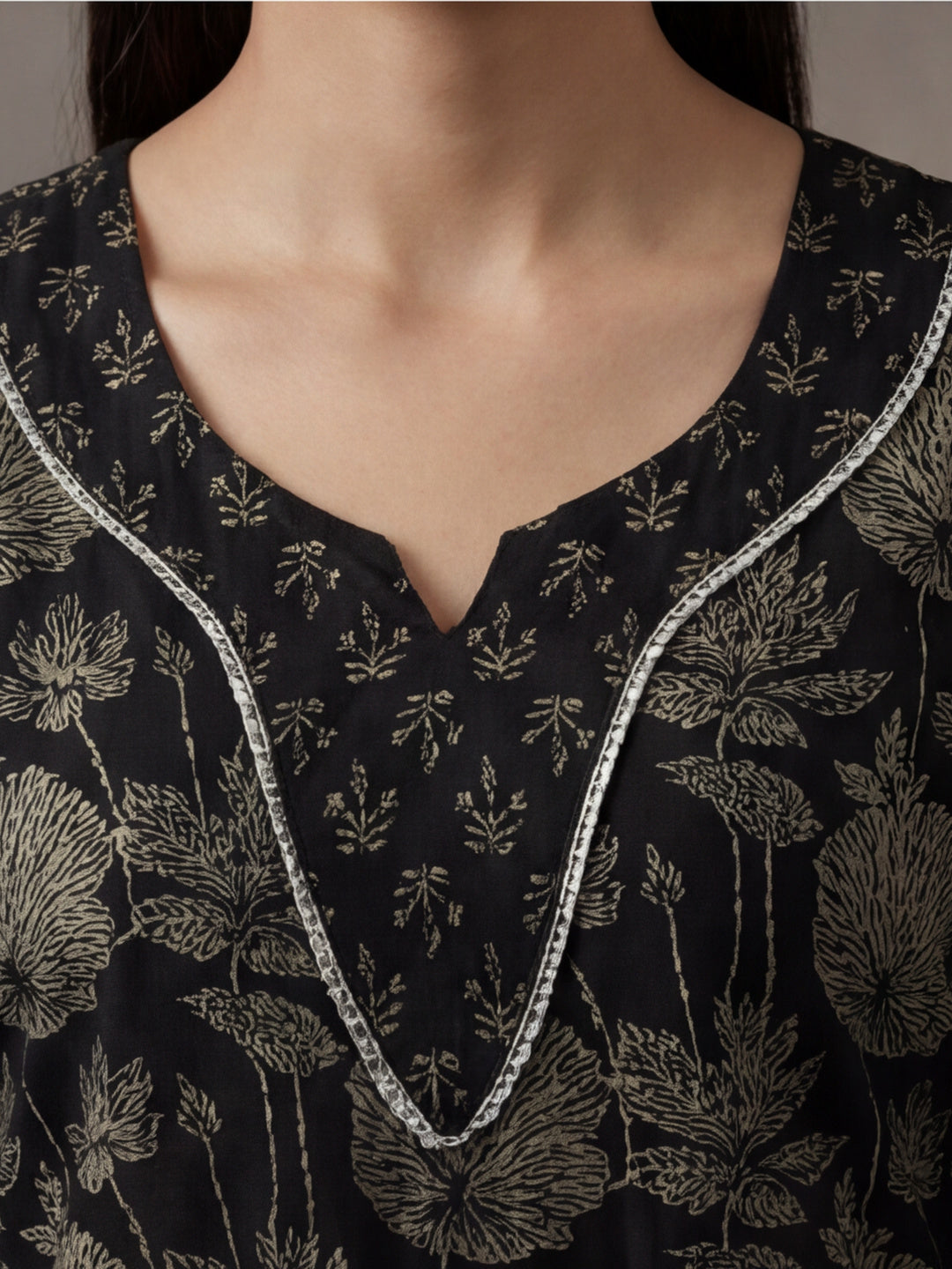 Floral Embroidered Straight Pure Cotton Kurta