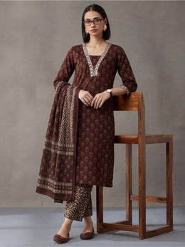 Floral Embroidered Straight Kurta & Trousers Sets