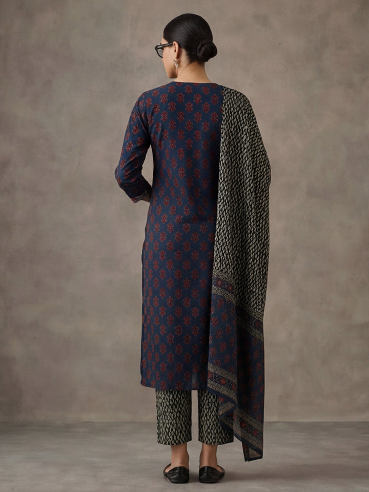 Embroidered Pure Cotton Floral Kurta Sets With Dupatta