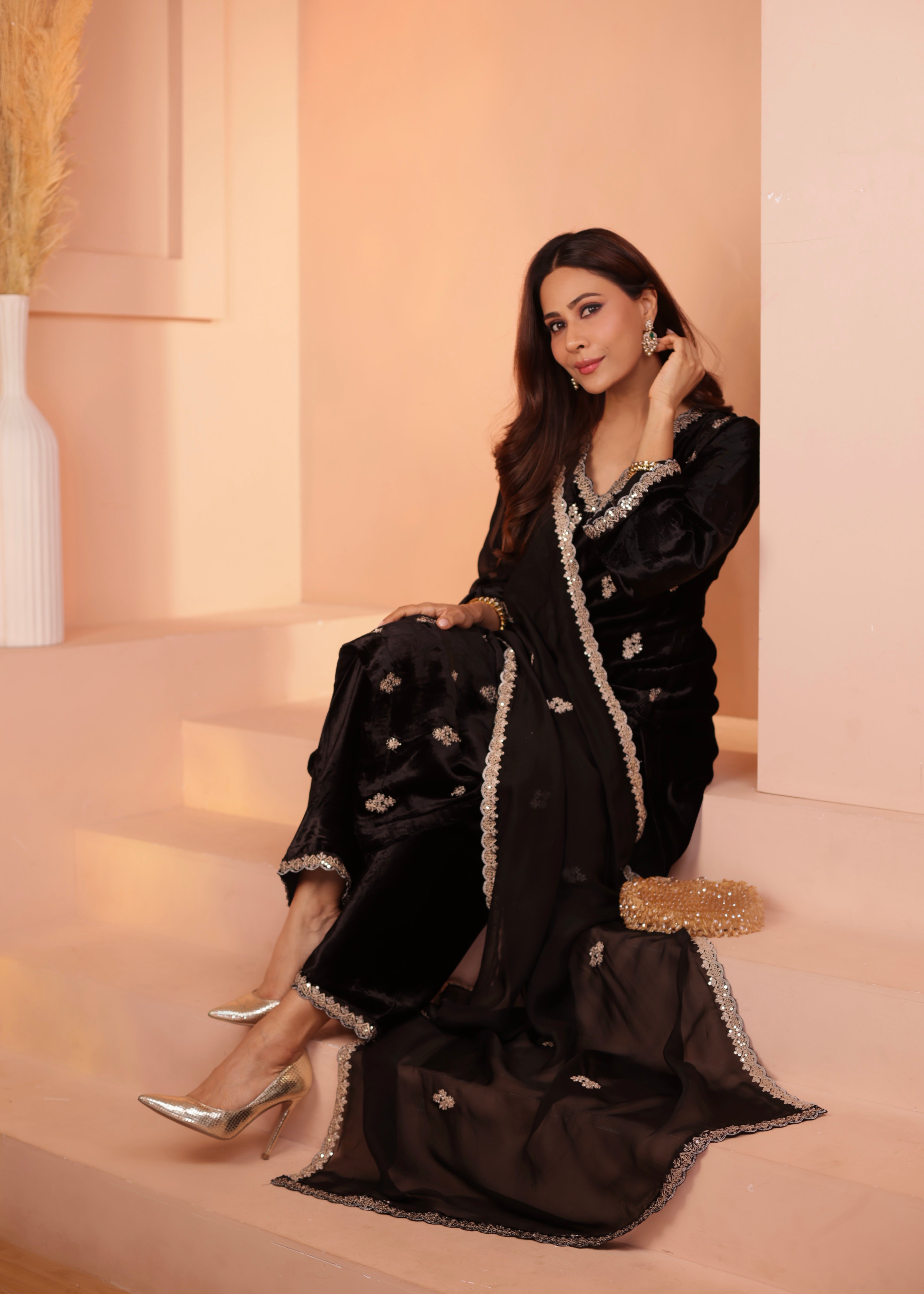 BLACK VELEVT KURTA SET